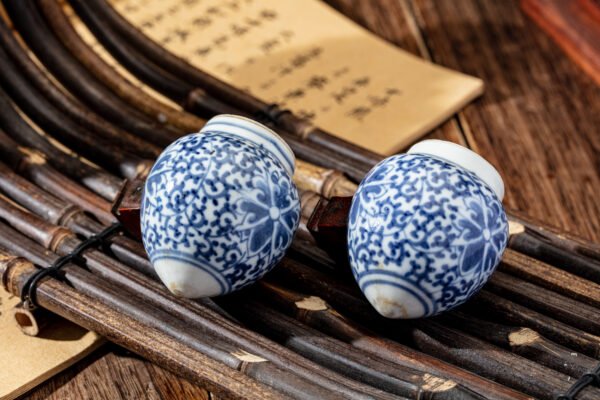 Bird jars of the Ming Dynasty