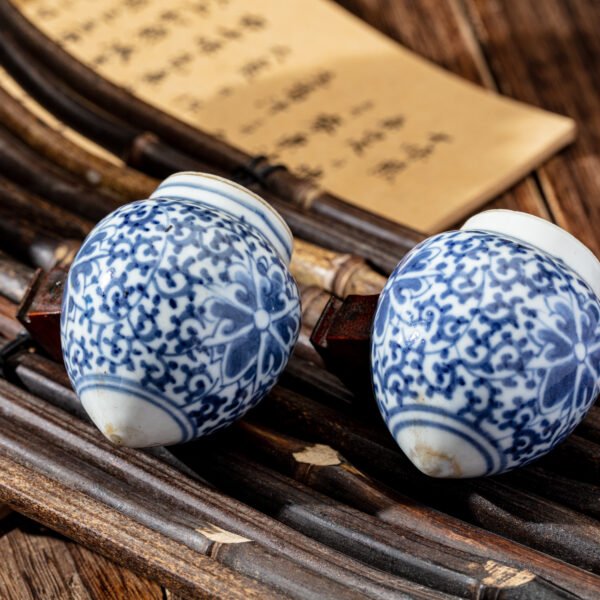 Bird jars of the Ming Dynasty